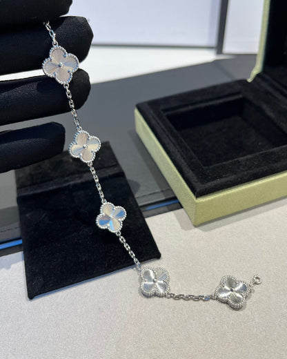 [AM]LUCKY CLOVER 5-MOTIF BRACELET - LASER COLLECTION