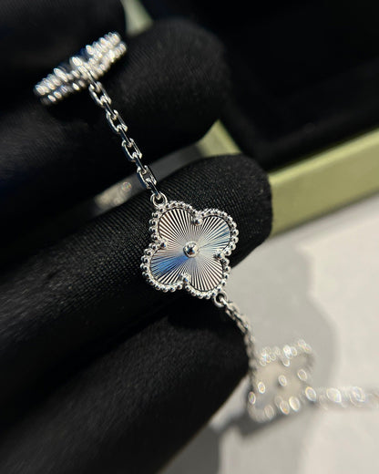 [AM]LUCKY CLOVER 5-MOTIF BRACELET - LASER COLLECTION