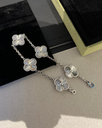 [AM]LUCKY CLOVER 5-MOTIF BRACELET - LASER COLLECTION
