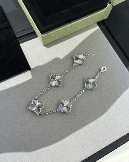 [AM]LUCKY CLOVER 5-MOTIF BRACELET - LASER COLLECTION